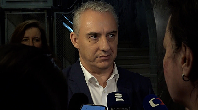 Bijec v rukavičkách. Nehodil by se odborům více ukřičený a přímočarý šéf?
