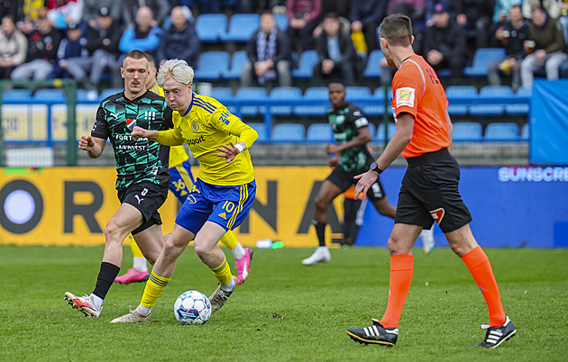 Zlín - Ostrava 0:1, další venkovní vítězství. Hostům ho vystřelil Juroška