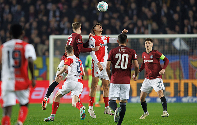 Český ligový fotbal táhne. Jméno v názvu soutěže chce mít osm společností