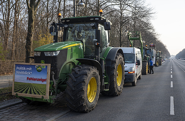 Ministr zemědělství Výborný je na návštěvě Filipín a Vietnamu, němečtí farmáři plánují blokády v Berlíně