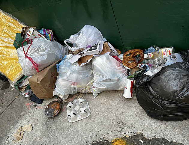 Už žádné pytle s odpadky v ulicích. New York rázně zametá se smradem i potkany