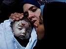 Rania Abú Anzaová se svými dvojaty, která zahynula pi izraelském náletu na...