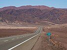 Pan-American Highway je délkou rekordní sí silnic táhnoucích se napí obma...
