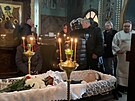 Pohled na rakev s tlem ruského opoziního politika Alexeje Navalného v kostele...