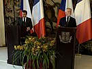 Macron jednal s prezidentem Pavlem. Zamíí pak i za premiérem Fialou