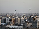 Americká armáda na území palestinského Pásma Gazy ze vzduchu shodila...