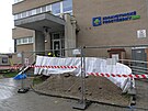 Rekonstrukce vstup� do ���rsk� polikliniky za�ala tento t�den pracemi na bo�n�m...