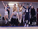 Basketbalistky abin Brno se radují z vítzného koe proti KP TANY Brno.