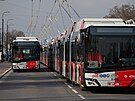 Slavnostn� zah�jen� provozu trolejbus� na trase N�dra�� Veleslav�n - Leti�t�...