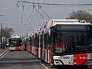 Slavnostn� zah�jen� provozu trolejbus� na trase N�dra�� Veleslav�n - Leti�t�...