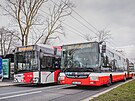 Slavnostn� zah�jen� provozu trolejbus� na trase N�dra�� Veleslav�n - Leti�t�...