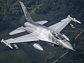 Portugalský bojový letoun F- 16 nad Pobaltím (22. května 2023)