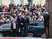 Francouzský prezident Emmanuel Macron přijel na Pražský hrad, kde ho přivítal...