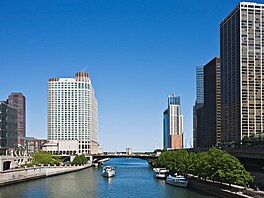 Jednou z mnoha zvlá�tností, kterými se m��e pochlubit Chicago, je zdej�í...