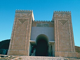 Ma�ki ani Adadovu �Bo�í� bránu u� dnes v Iráku neuvidíte. Místa, jimi� doslova...