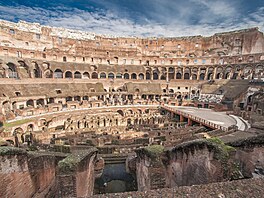Pokud vám p�ijde, �e k �ímskému Koloseu chybí víc ne� pár dílk�, máte pravdu....