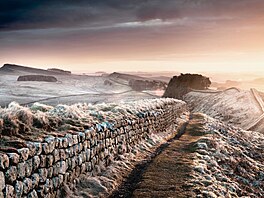 Dva a p�l metru �iroká a p�es t�i a p�l metru vysoká ze� vyskládaná z...