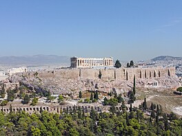 Parthenon v Aténách vypadá, �e u� za�il lep�í �asy. Za jeho po�kozením ale...