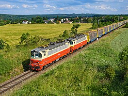 Laminátky 230 091a 230.061 v �ele vlaku Pn 54762 (Strakonice�Hn�vice). Vyfoceno...
