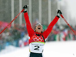 Euforie. Kate�ina Neumannová bezprost�edn� po dokon�ení závodu na 30 kilometr�.