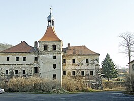 A� v roce 2000 se zámku ujalo sdru�ení Kampanilla.