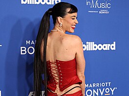 Katy Perry na cenách Billboard Women in Music (Inglewood, 6. bezna 2024)