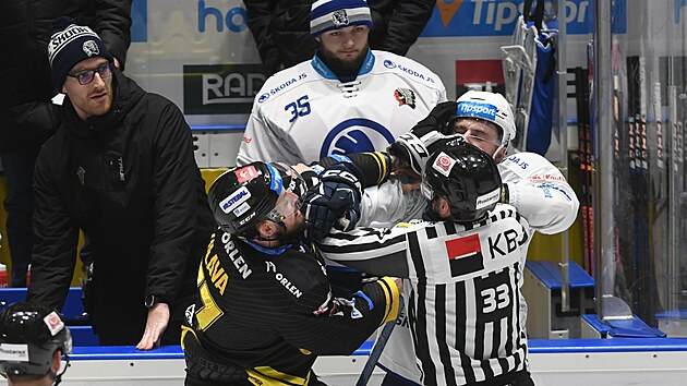 Savaşlar, savaşlar, savaşlar ve ardından üçlü dönüş Litvínov: Kimsenin evimizi koklamasına izin vermeyeceğiz!