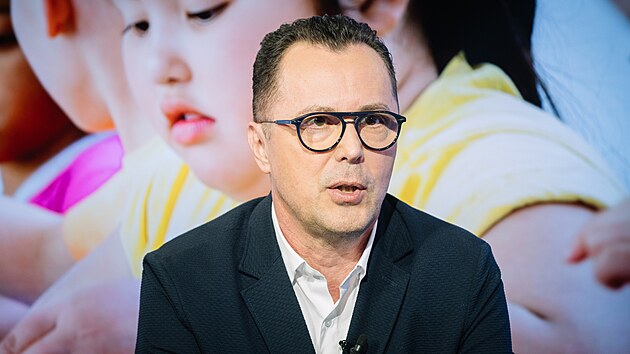 Hosty po�adu Rozst�el jsou obezitolog Jan Bo�ensk�, a Zde�ka Trummov�.