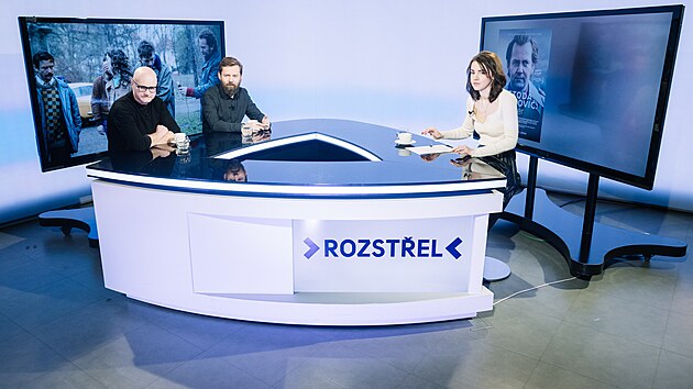 Hosty po�adu Rozst�el jsou scen�rista Jaroslav Hru�ka (vlevo) a herec Petr Ln�ni�ka (vpravo), moderuje Monika Zav�elov�.