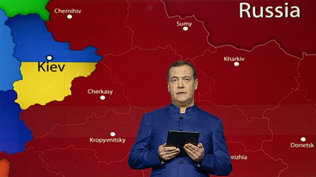 Nkdej rusk prezident Dmitrij Medvdv na Svtovm festivalu mldee v Soi (4. bezna 2024)