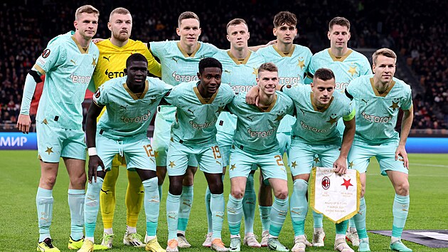 Sestava sl�vist� p�ed duelem s AC Mil�n.