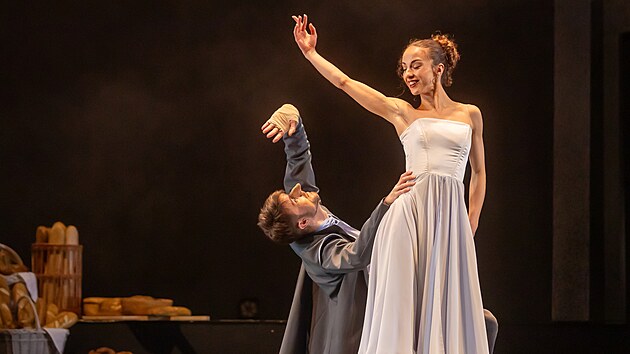 aldovo divadlo nastudovalo drama Edmonda Rostanda Cyrano z Bergeracu jako balet.