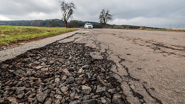 Rozbit silnice mezi Koclovem a Pilnkovem na Trutnovsku (6. bezna 2024)