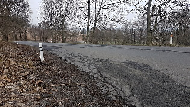 Dlouh� l�ta �ek� na modernizaci silnice II/362. Pardubick� kraj zat�m sta�il zrekonstruovat �sek z Poli�ky do Jedlov�. Zbyl� ��st na hranici s krajem Vyso�ina je napl�novan� na rok 2025.
