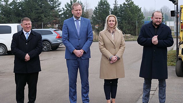 Zleva: n�m�stek prim�tora Ren� �ivn� (Spole�n� pro Pardubice), n�m�stek prim�tora Jan Hrabal, n�m�stkyn� prim�tora Ji�ina Kl�ov� a prim�tor Jan Nadrchal (v�ichni ANO). (27. �nora 2024)