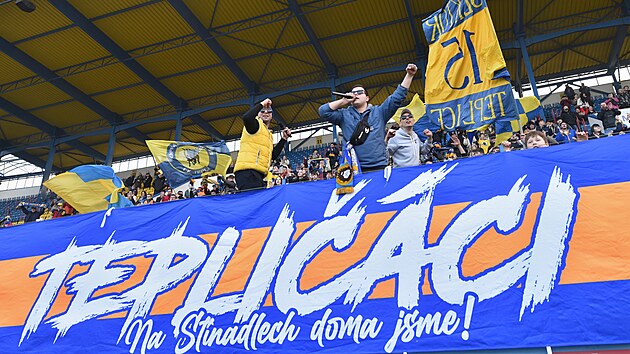 Teplice Kardeşliği.  Aston Villa da ona ilham veriyor, kulübü için savaşıyor