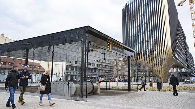 Zast�e�en� vstupu do metra N�m�st� Republiky pobl� Masarykova n�dra�� (7. b�ezna 2024)