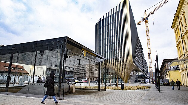 Zast�e�en� vstupu do metra N�m�st� Republiky pobl� Masarykova n�dra�� (7. b�ezna 2024)