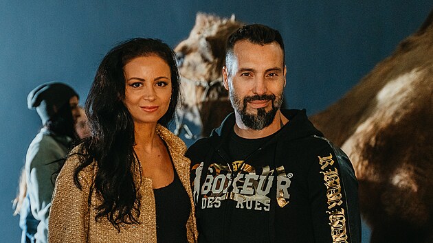 Eliška Grabcová a Václav Noid Bárta při natáčení klipu k písni Anežka zpěvačky Michaely Štikové Gemrotové
