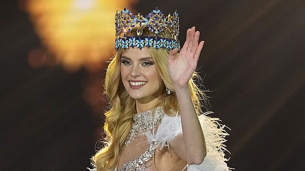 eka Krystyna Pyszkov se stala svtovou krlovnou krsy Miss World 2024. (Bombaj, 9. bezna 2024)