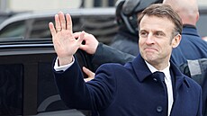 Emmanuel Macron při slavnostním otevření pařížské olympijské vesnice (29. února...