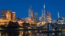 Jak v roce 1835 pojmenovat nové msto na australském pobeí? Osadníci mají...