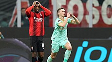 Slávistický bek David Doudra oslavuje gól v utkání proti AC Milán.