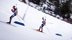 Michal Krmá (vpravo) na trati závodu s hromadným startem v Oslu