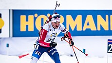 Michal Krmá odjídí ze stelnice bhem závodu s hromadným startem v Oslu
