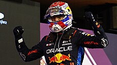Max Verstappen slaví vítzství ve Velké cen Bahrajnu.