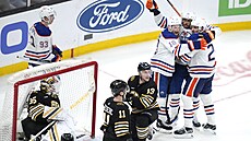 Hokejisté Edmontonu vyrovnali zápas v Bostonu minutu a dvacet vtein ped...