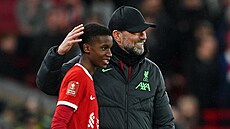 Trenér Liverpoolu Jürgen Klopp posílá do hry teprve estnáctiletého Treye...