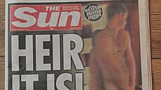 Nahý snímek prince Harryho na obálce deníku The Sun (srpen 2012)