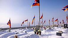 Arménská armáda, politici a rodina tch, kteí byli zabiti v nedávných válkách...